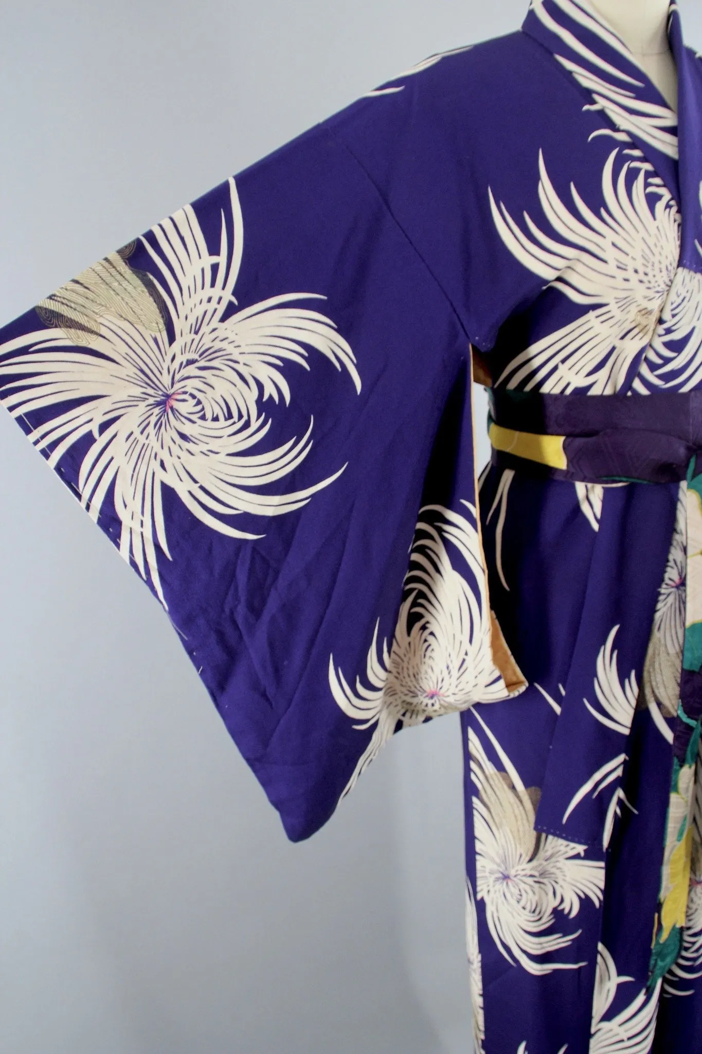 1930s Vintage Silk Kimono Robe in Dark Purple Chrysanthemum Floral Print