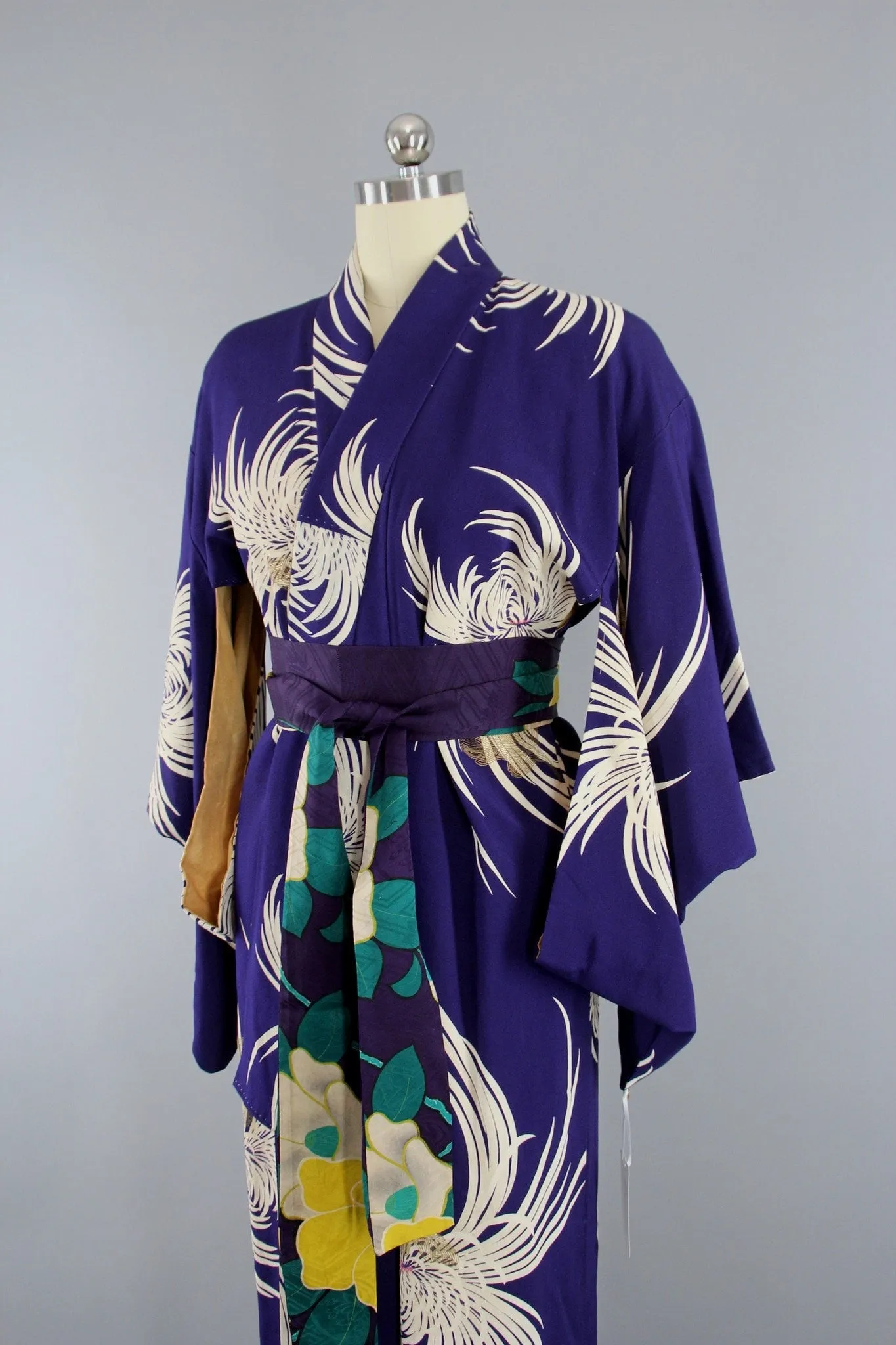 1930s Vintage Silk Kimono Robe in Dark Purple Chrysanthemum Floral Print