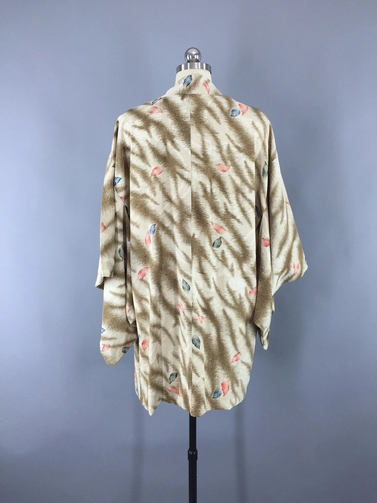 1940s Vintage Haori Silk Kimono Jacket with Ivory Leaves and Ferns Print