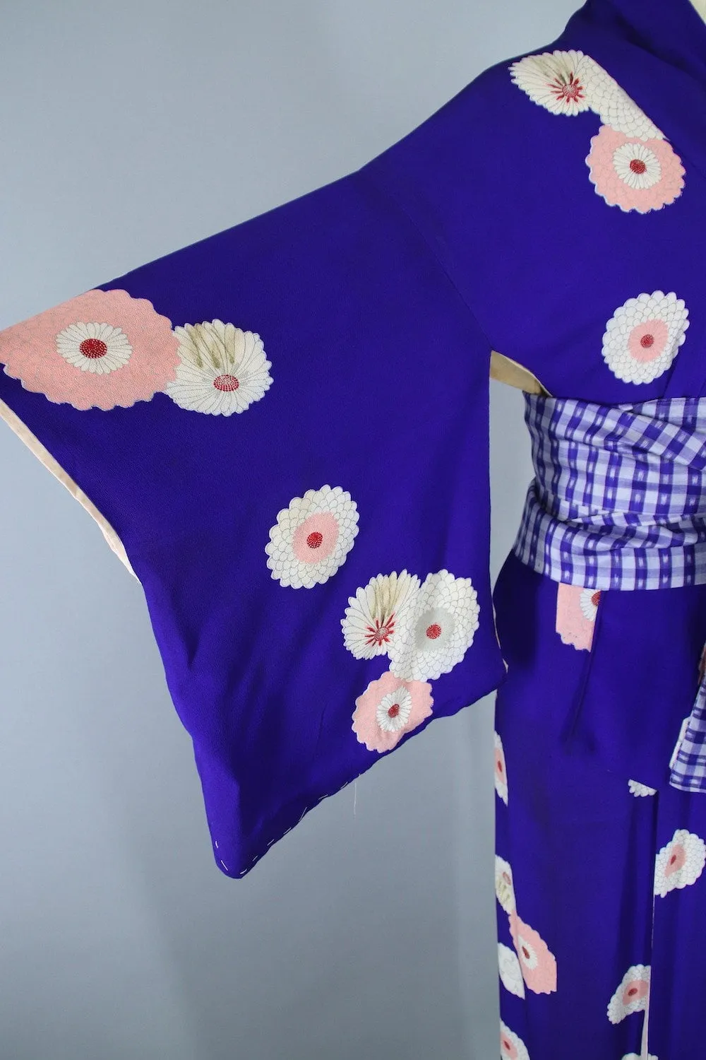 1940s Vintage Silk Kimono Robe / Blue Purple Daisy Print