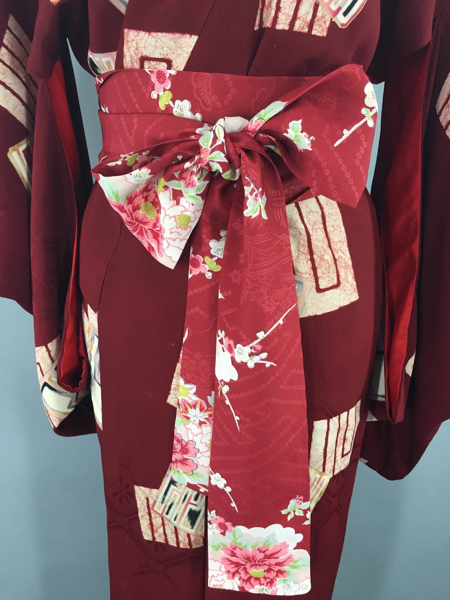 1940s Vintage Silk Kimono Robe with Maroon Red Abstract Print