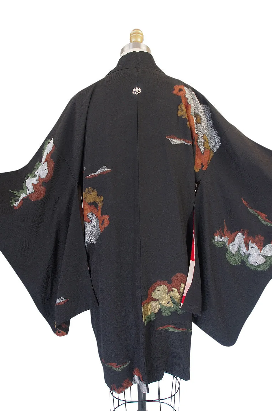 1950s Stunning silk and Metallic Thread Kimono