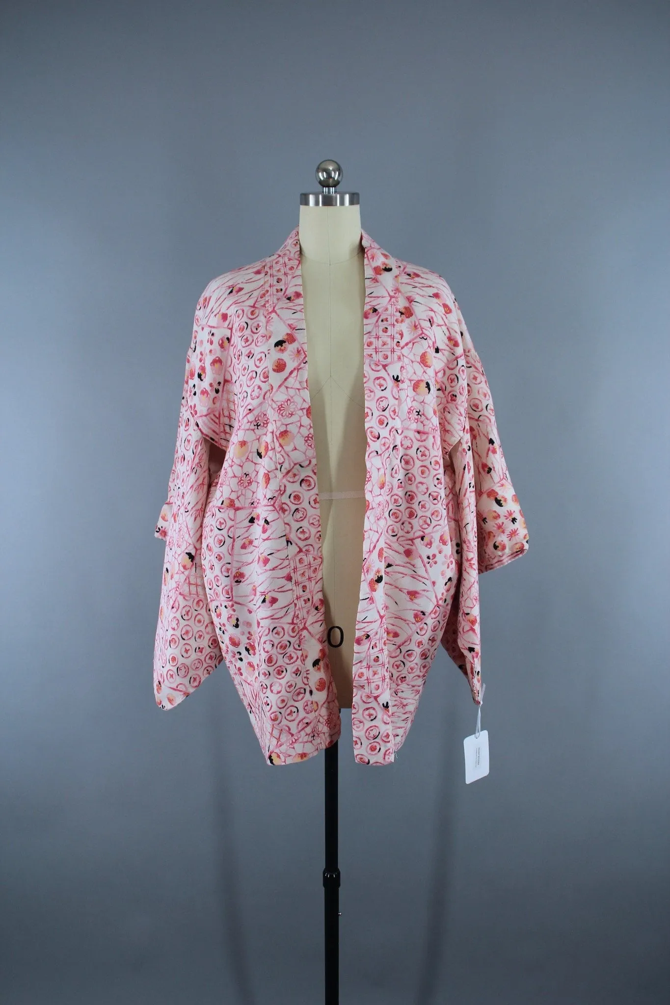 1950s Vintage Haori Kimono Jacket in White and Pink Floral Print