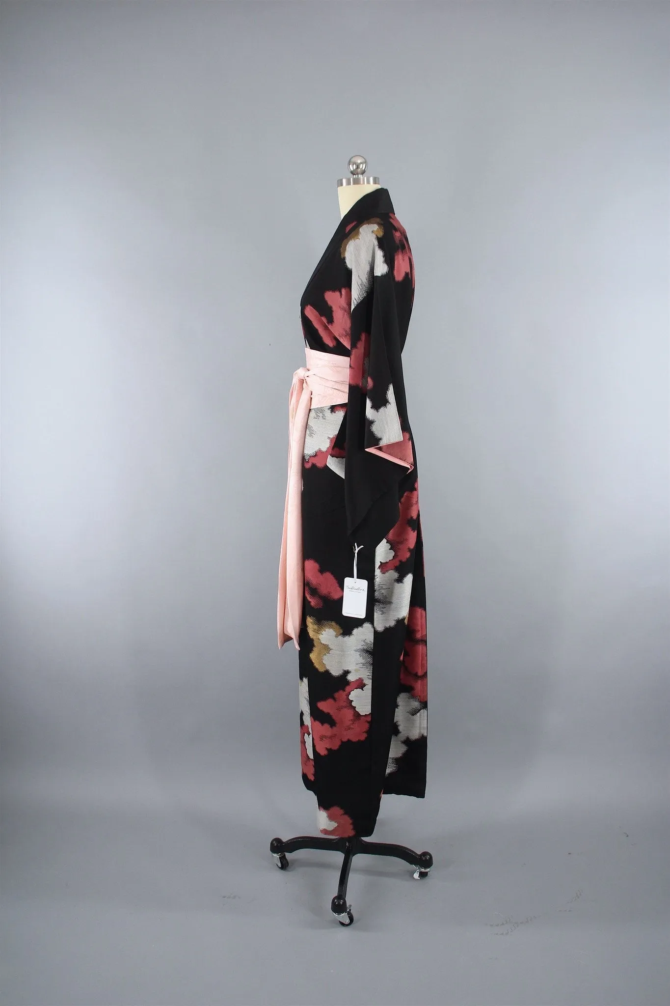 1950s Vintage Kimono Robe with Black and Pink Clouds