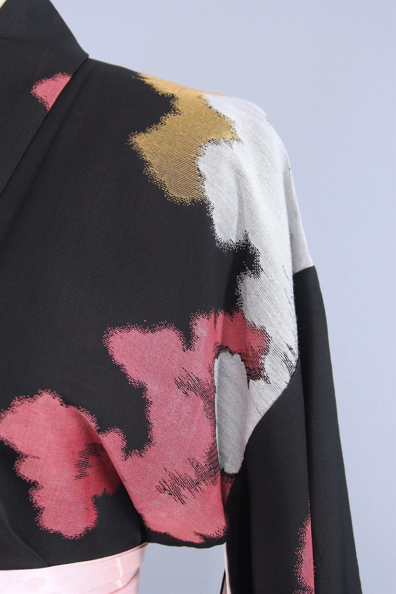 1950s Vintage Kimono Robe with Black and Pink Clouds