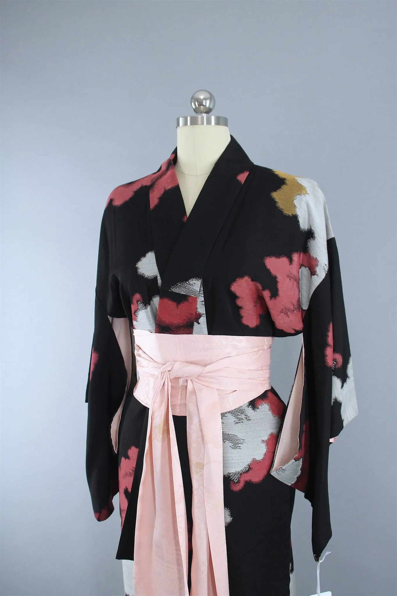 1950s Vintage Kimono Robe with Black and Pink Clouds