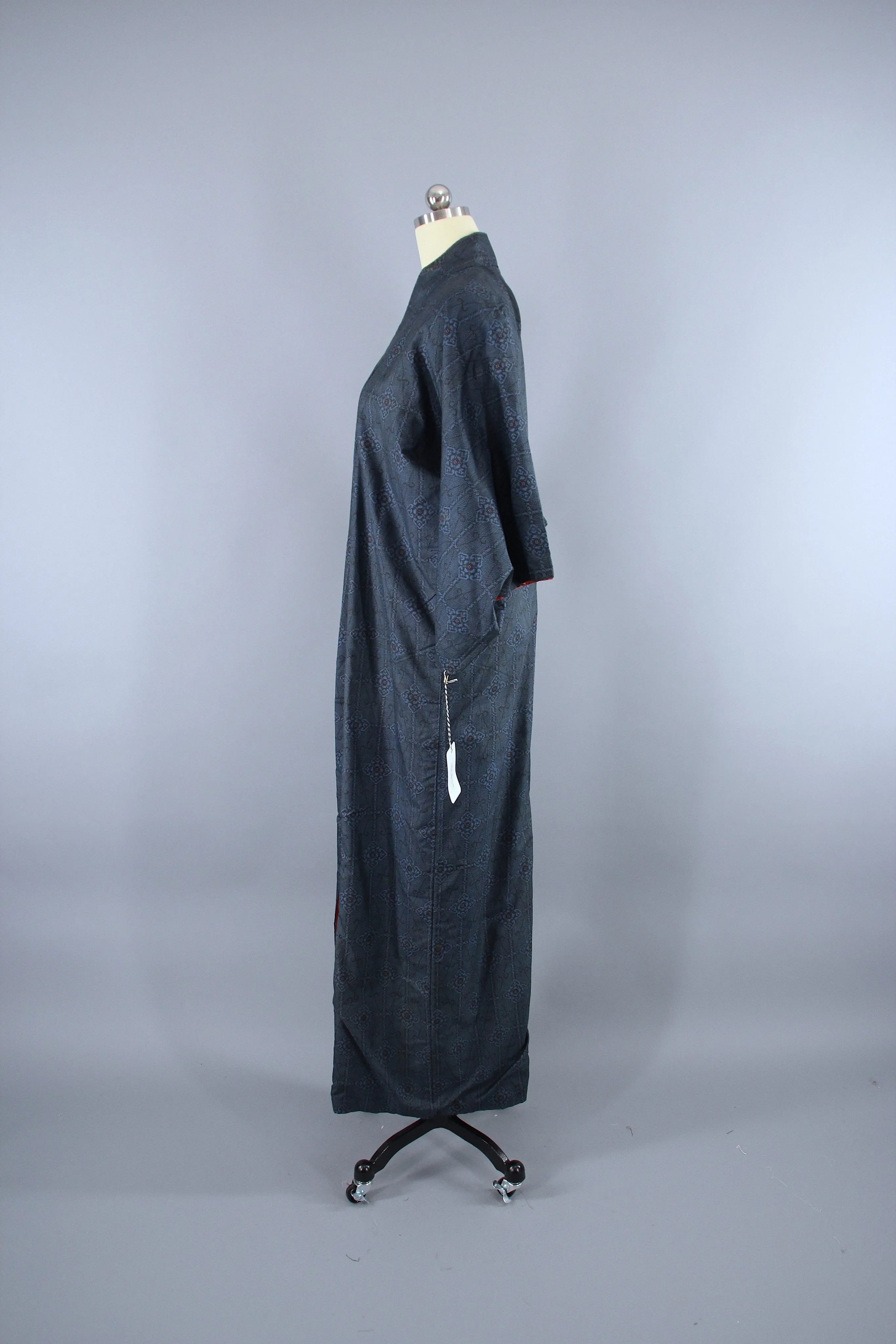 1950s Vintage Silk Kimono Robe / Blue & Black Ikat