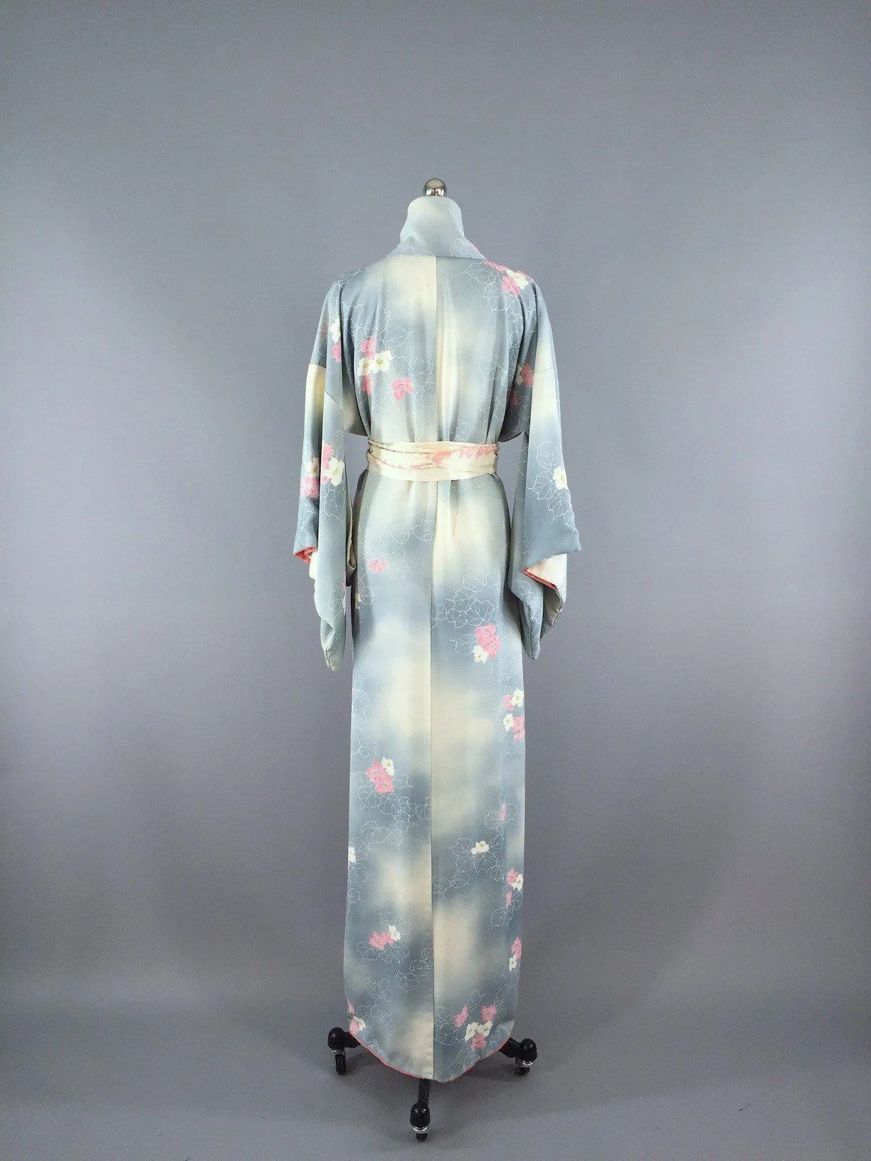 1950s Vintage Silk Kimono Robe / Dove Grey & Pink Floral Print