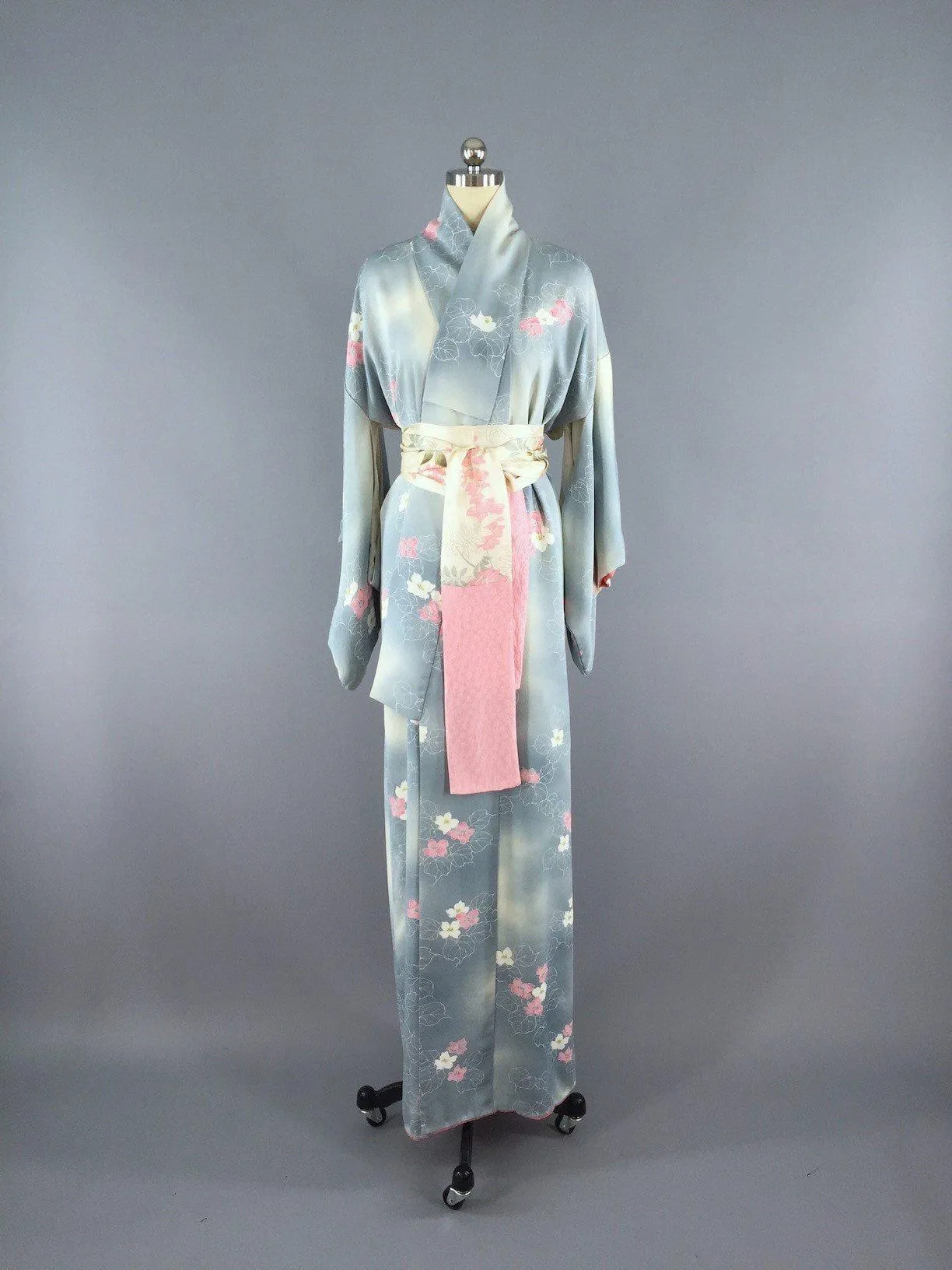 1950s Vintage Silk Kimono Robe / Dove Grey & Pink Floral Print