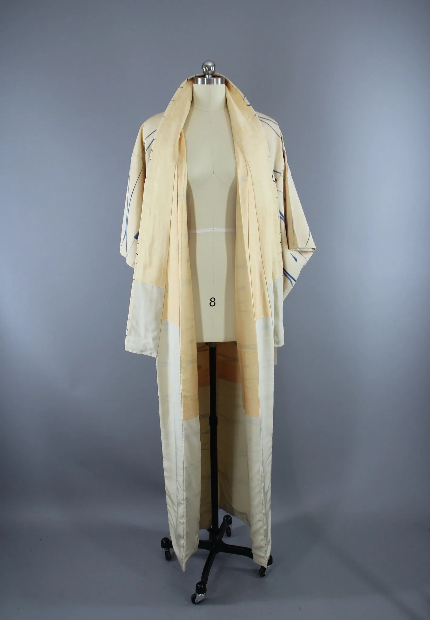 1950s Vintage Silk Kimono Robe / Ivory & Blue Ivy Leaves