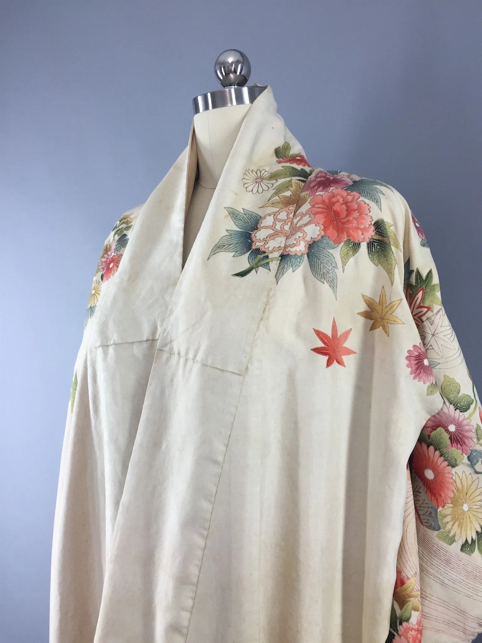 1950s Vintage Silk Kimono Robe / Ivory Floral Print