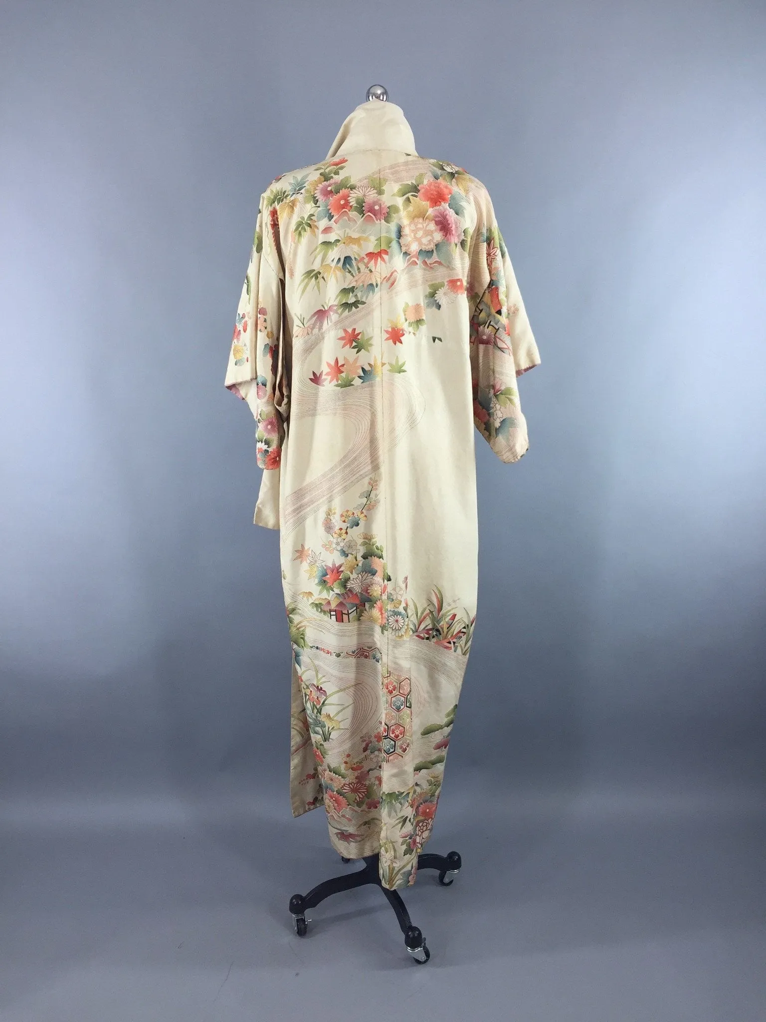 1950s Vintage Silk Kimono Robe / Ivory Floral Print