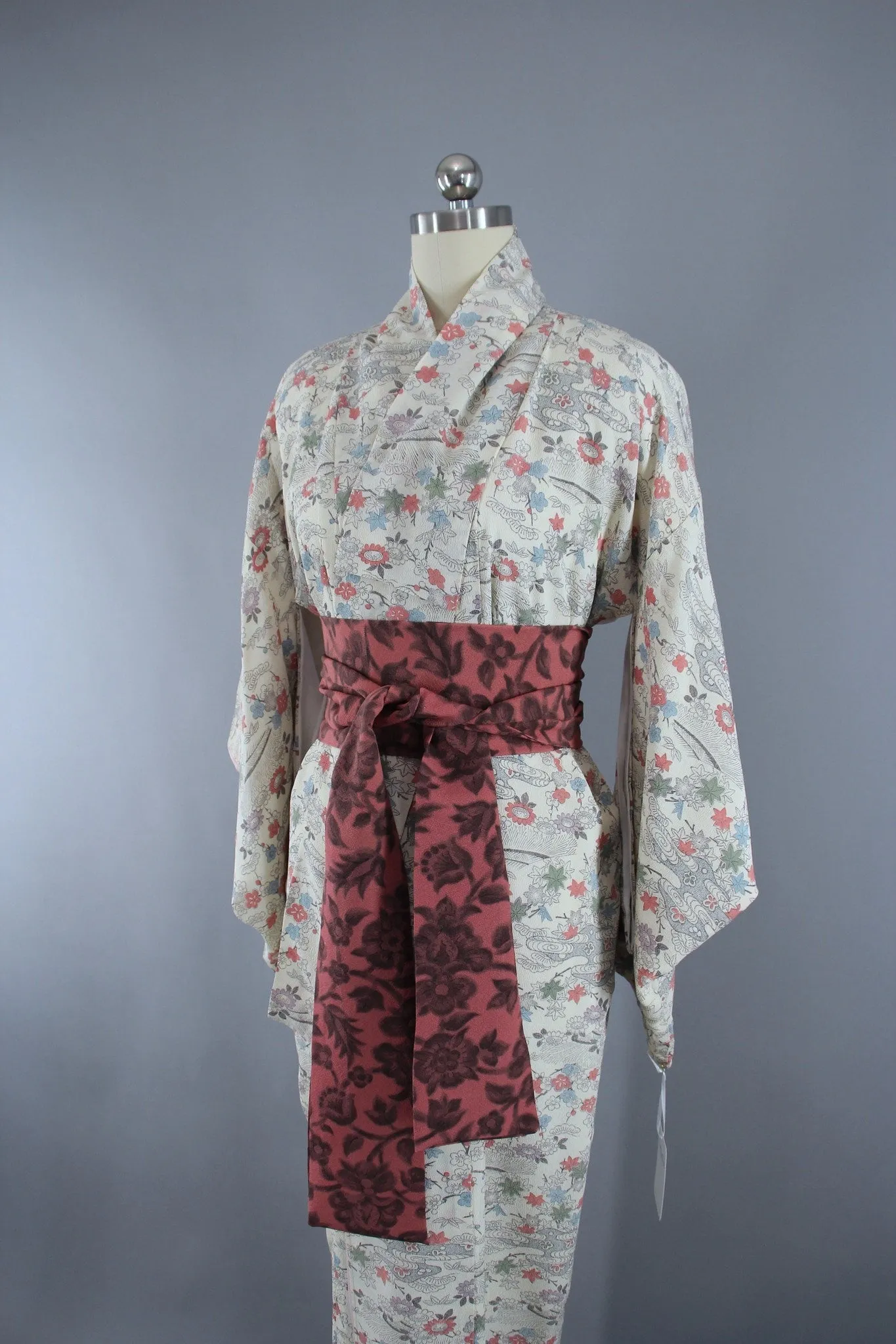 1950s Vintage Silk Kimono Robe with White & Pink Small Floral Print