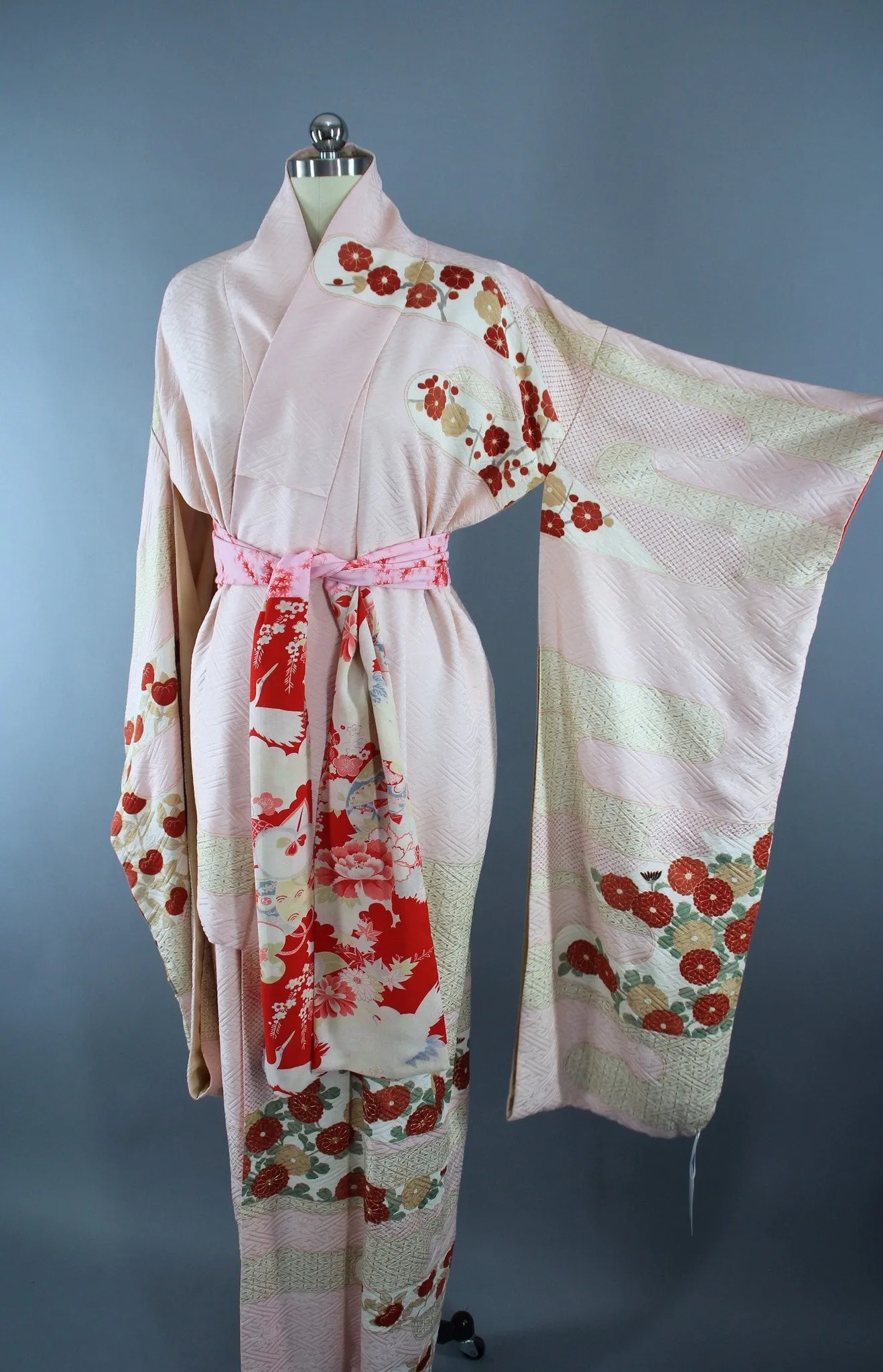 1960s Vintage Silk Kimono Robe Furisode in Pastel Pink and Red Floral Print