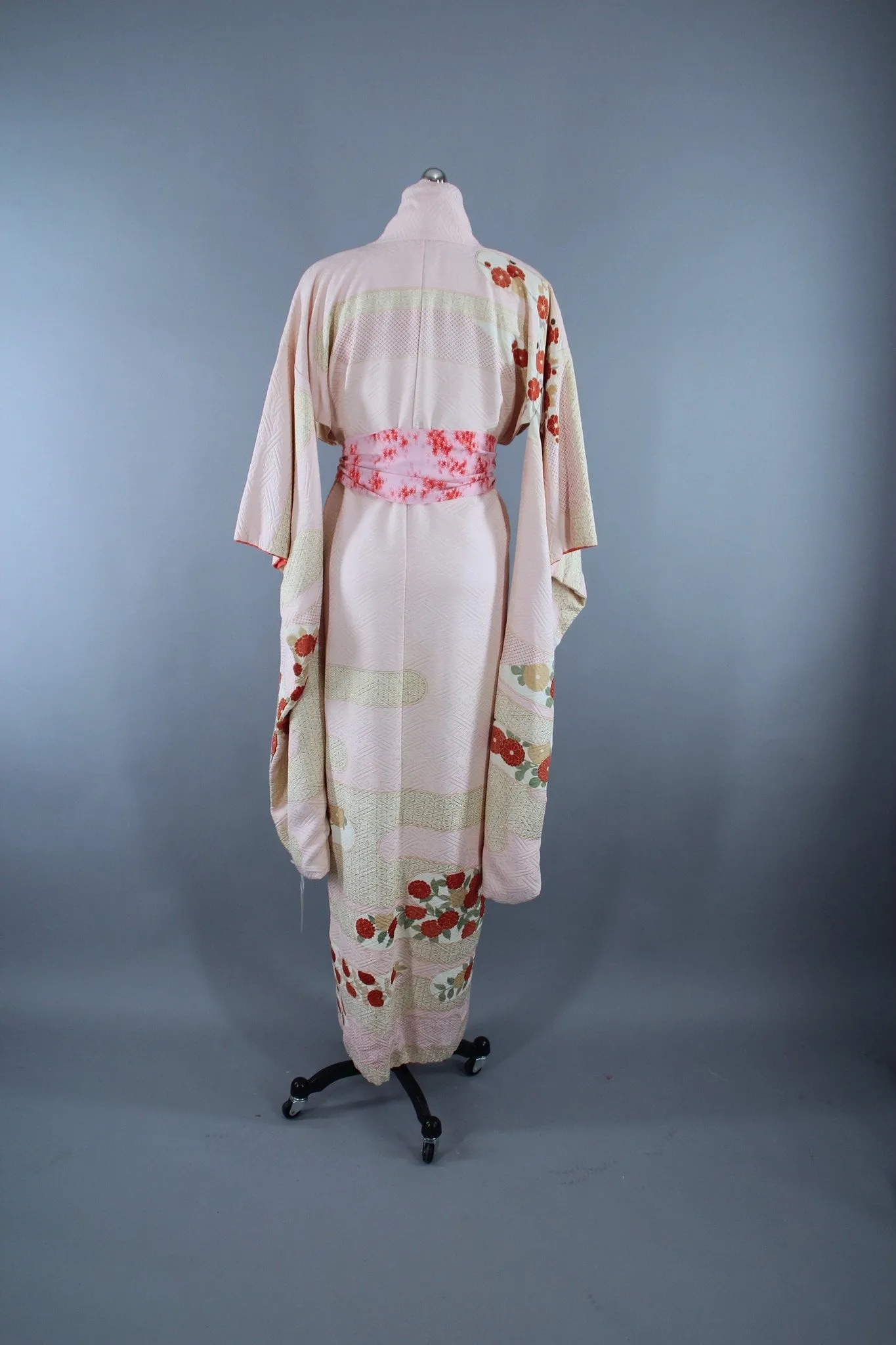 1960s Vintage Silk Kimono Robe Furisode in Pastel Pink and Red Floral Print