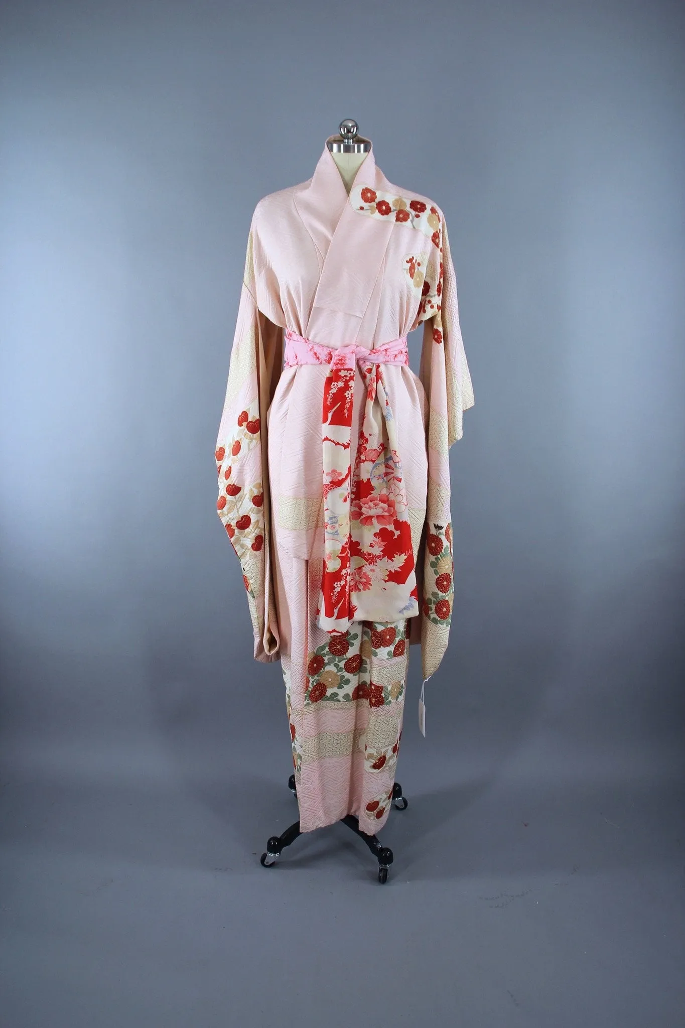 1960s Vintage Silk Kimono Robe Furisode in Pastel Pink and Red Floral Print