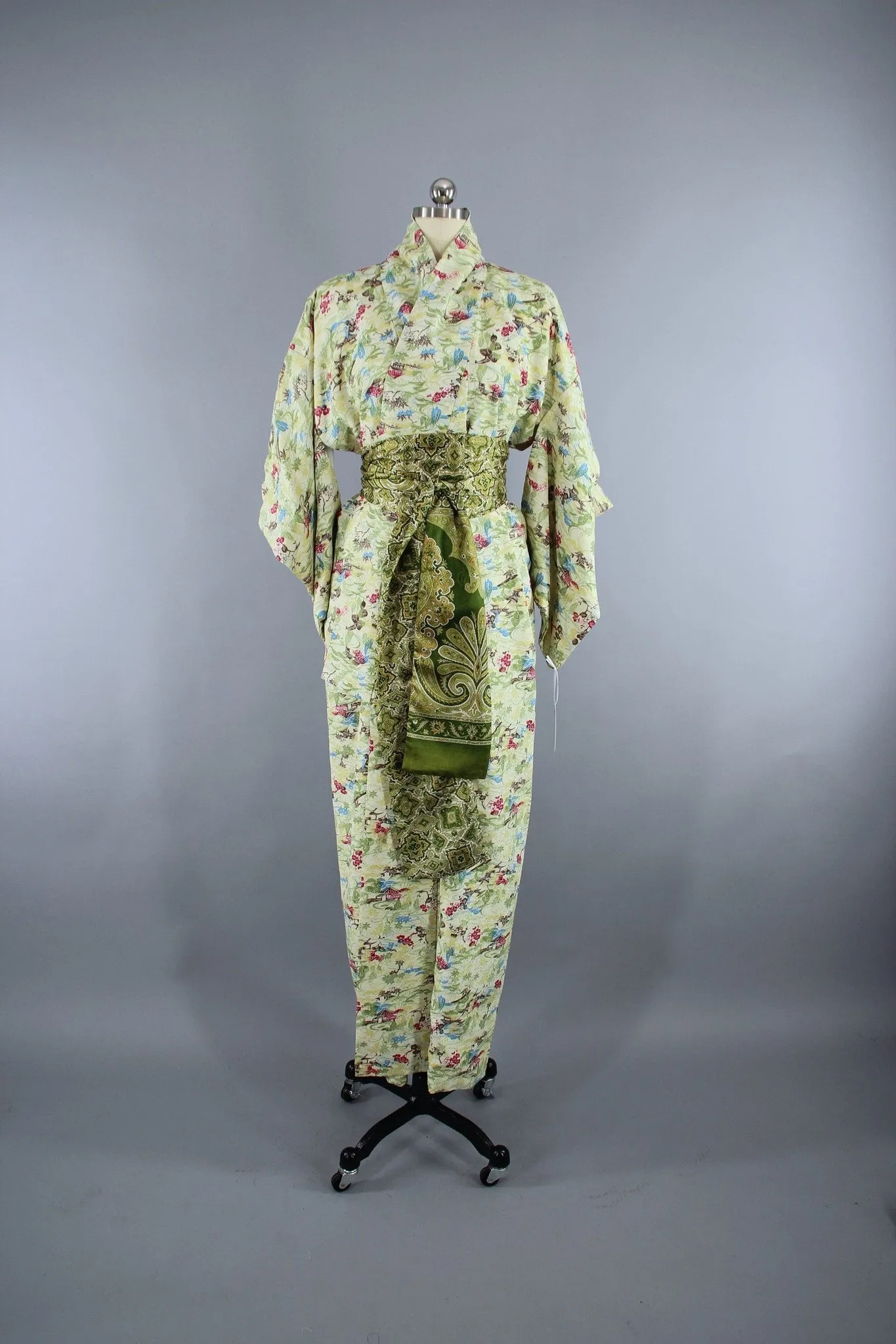 1960s Vintage Silk Kimono Robe in Spring Green Floral Print