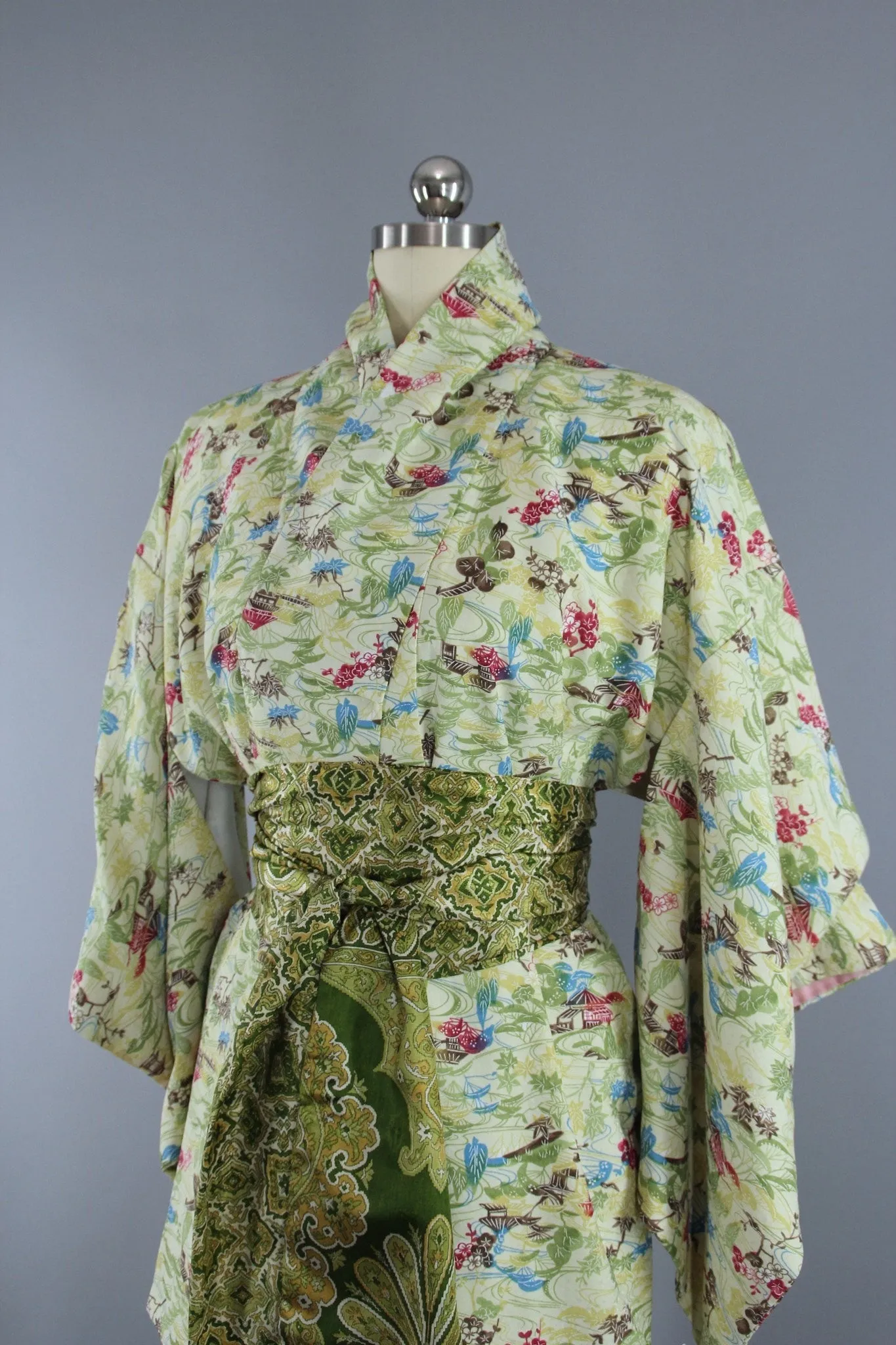 1960s Vintage Silk Kimono Robe in Spring Green Floral Print