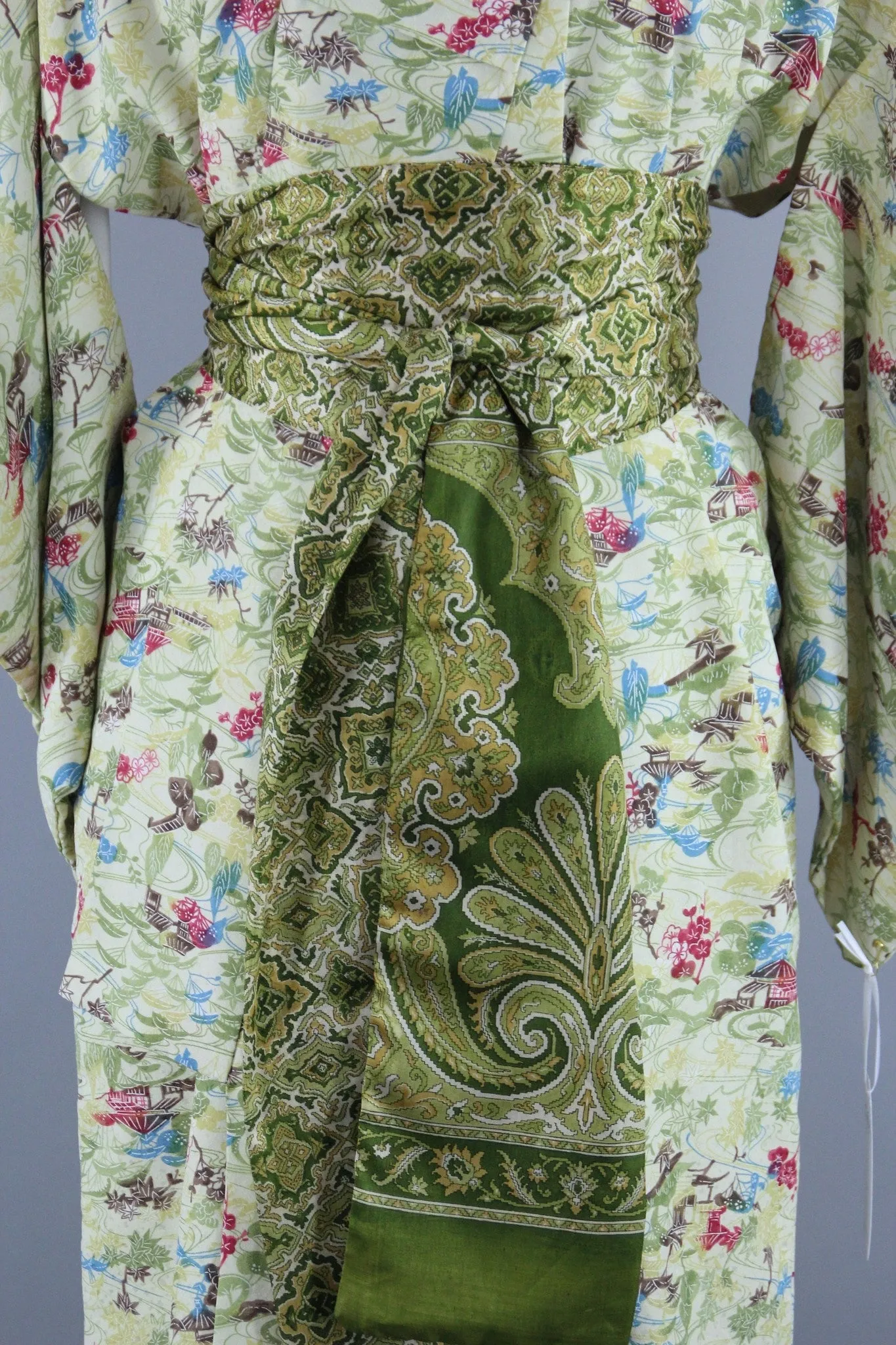 1960s Vintage Silk Kimono Robe in Spring Green Floral Print