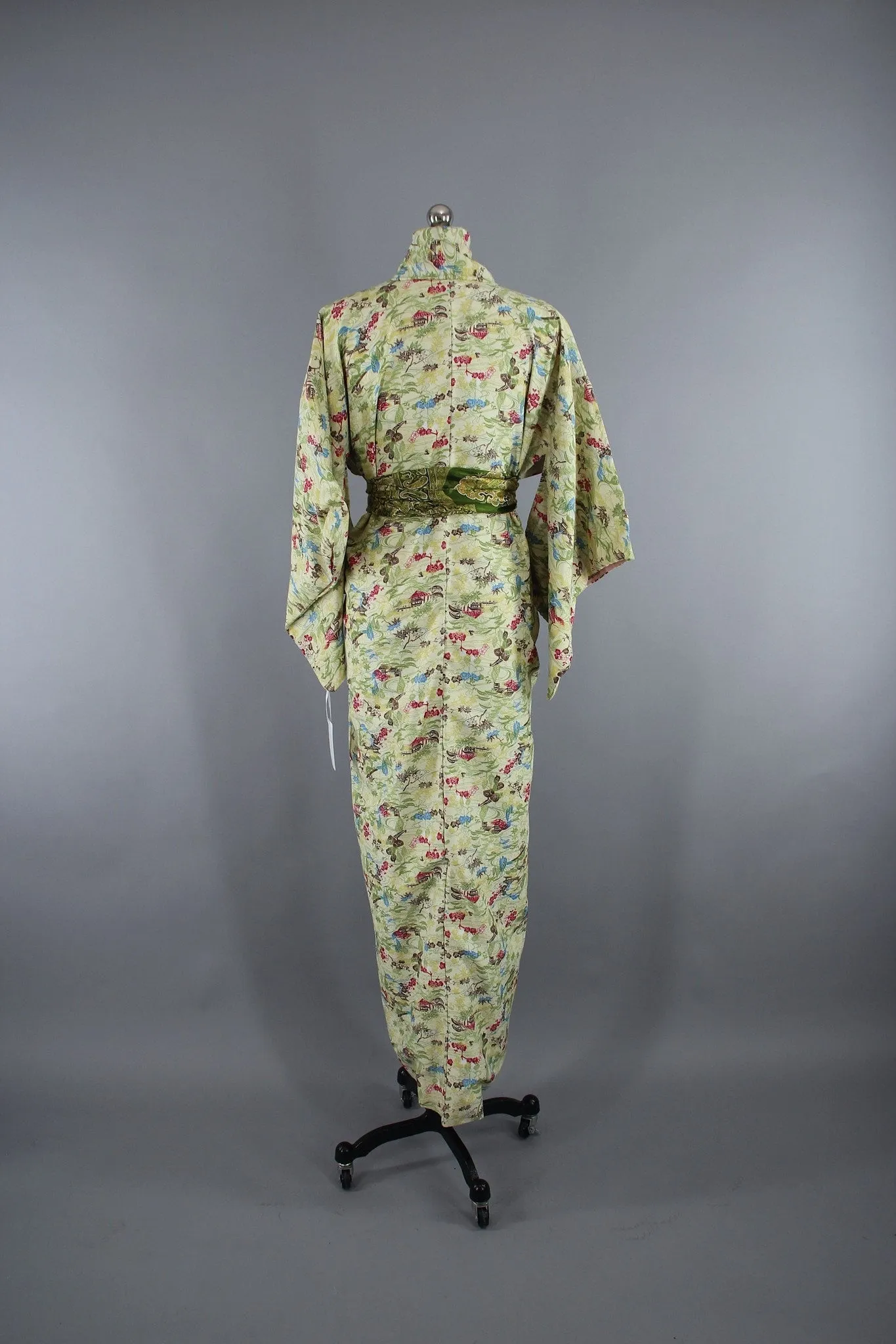 1960s Vintage Silk Kimono Robe in Spring Green Floral Print