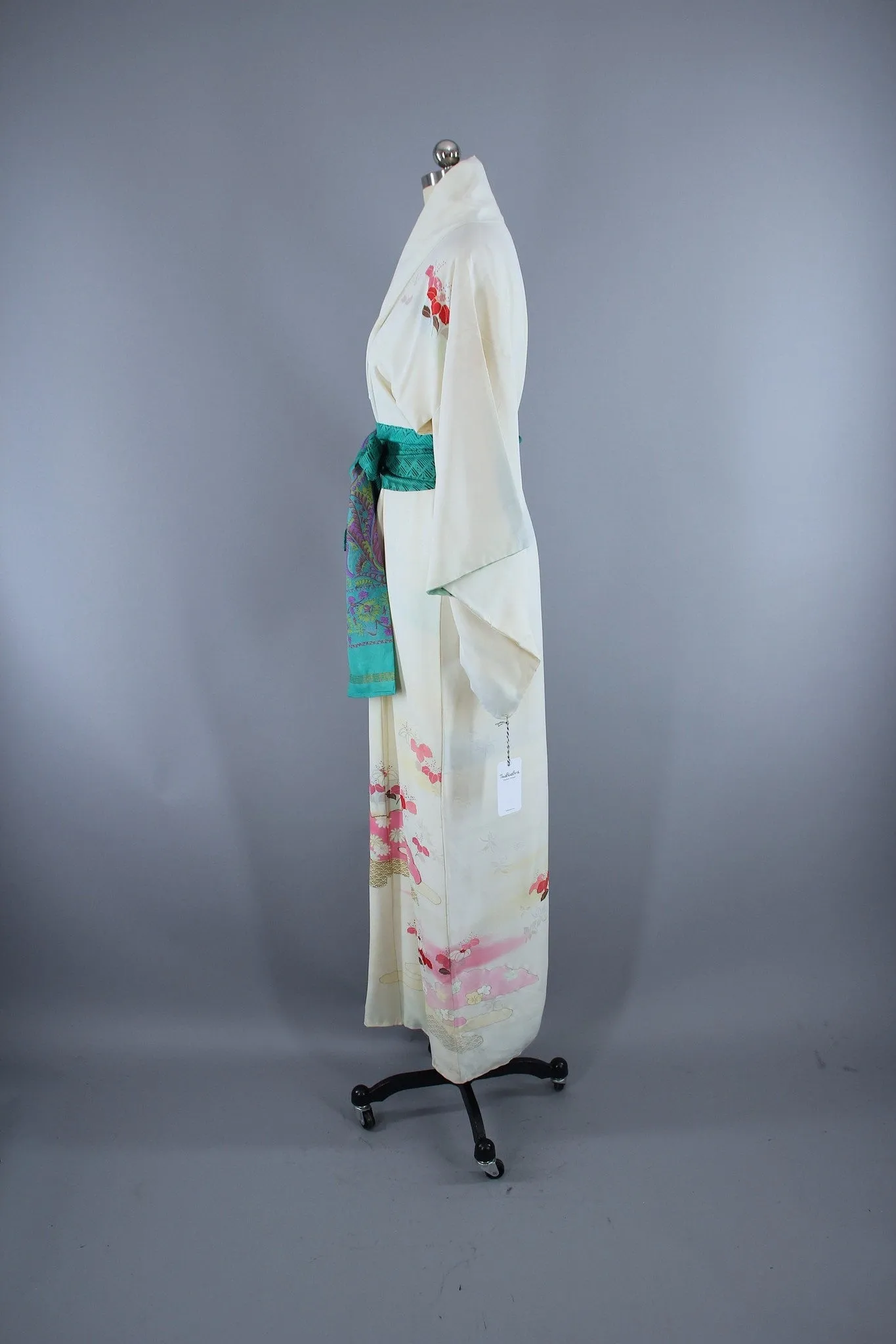 1960s Vintage Silk Kimono Robe /White Pink Yellow Ombre Floral