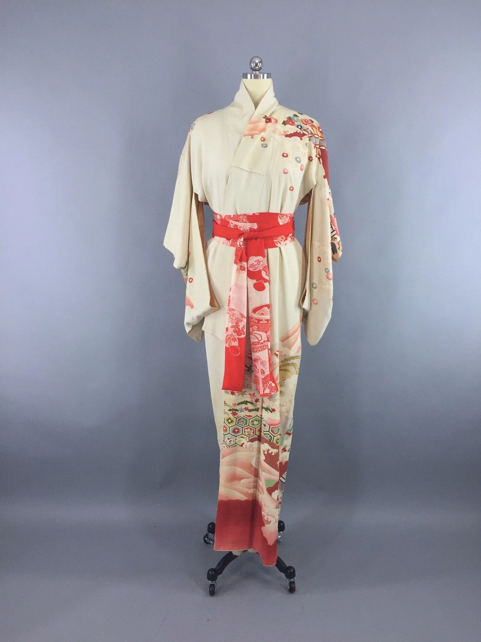 1960s Vintage Silk Kimono Robe with Red and Blue Floral