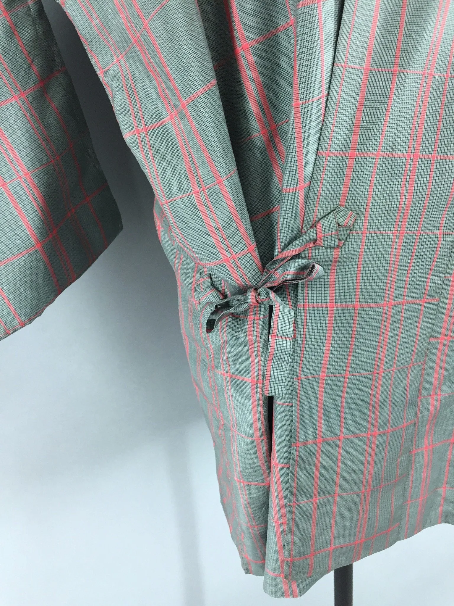 1970s Vintage Haori Kimono Jacket Coat Douchugi in Grey Plaid