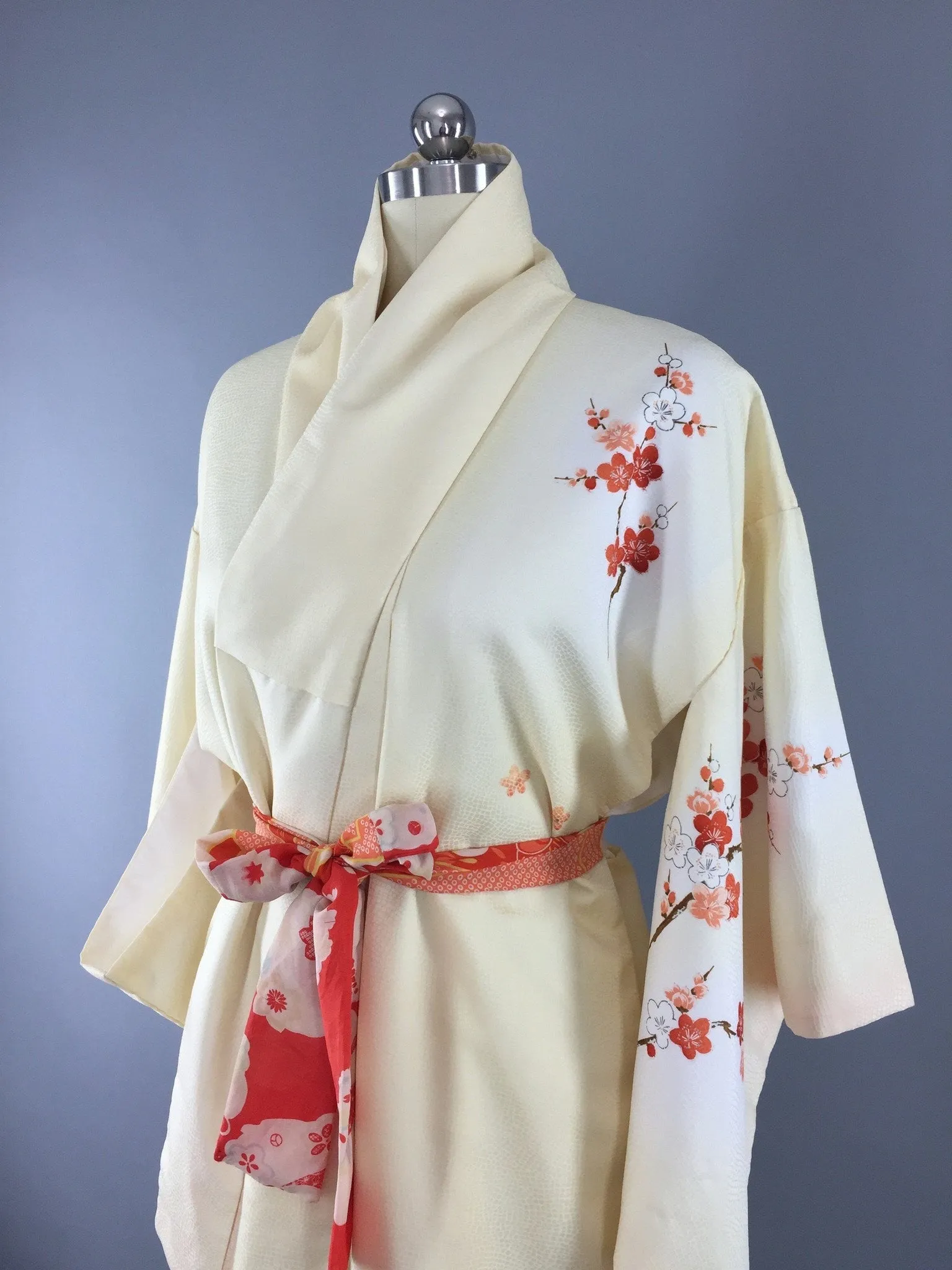 1970s Vintage Kimono Robe with Yellow and Orange Floral Print