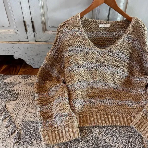 Camden Crochet Yarn Pullover V-Neck Sweater