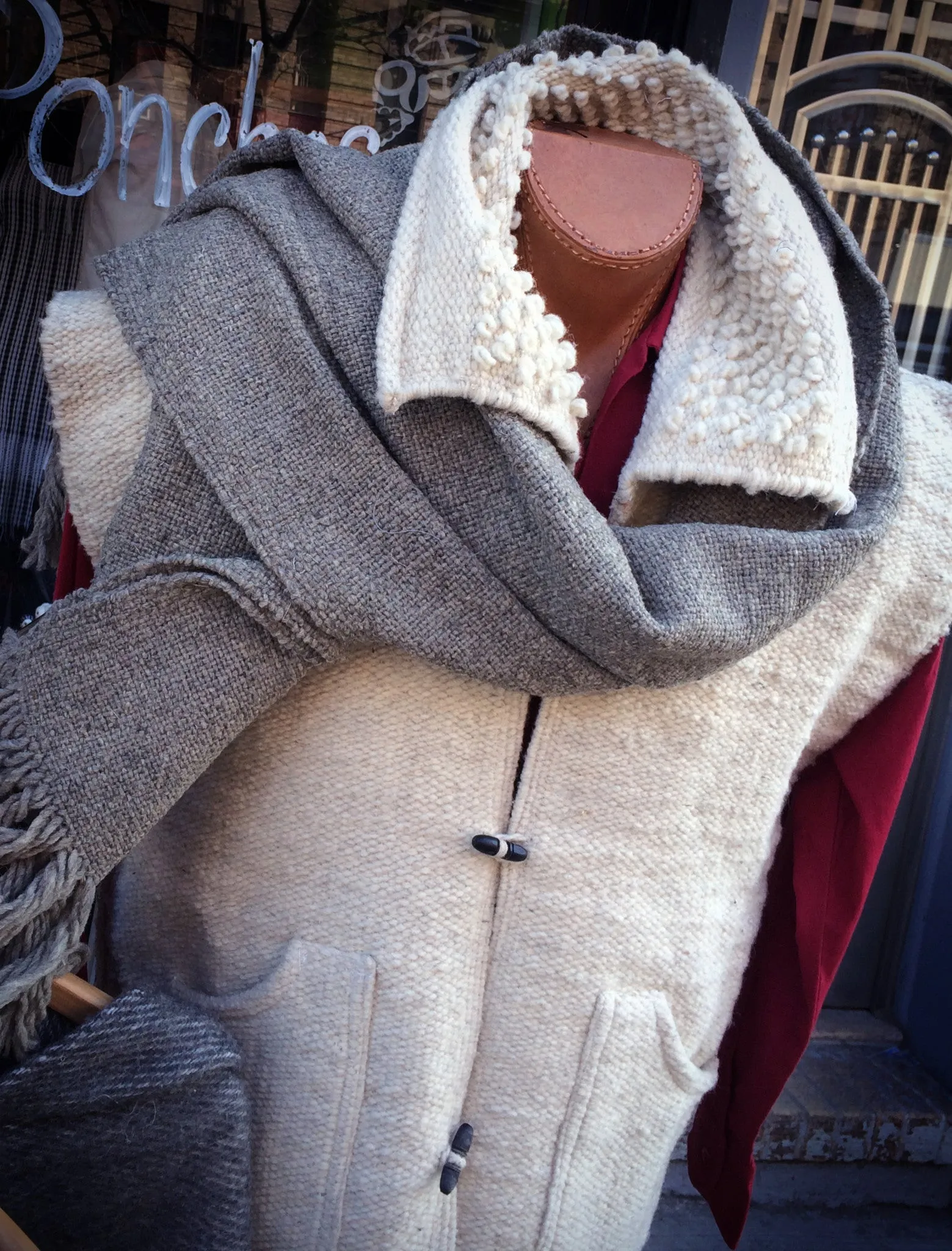 Hand loomed Wool Vest "Cotorina"