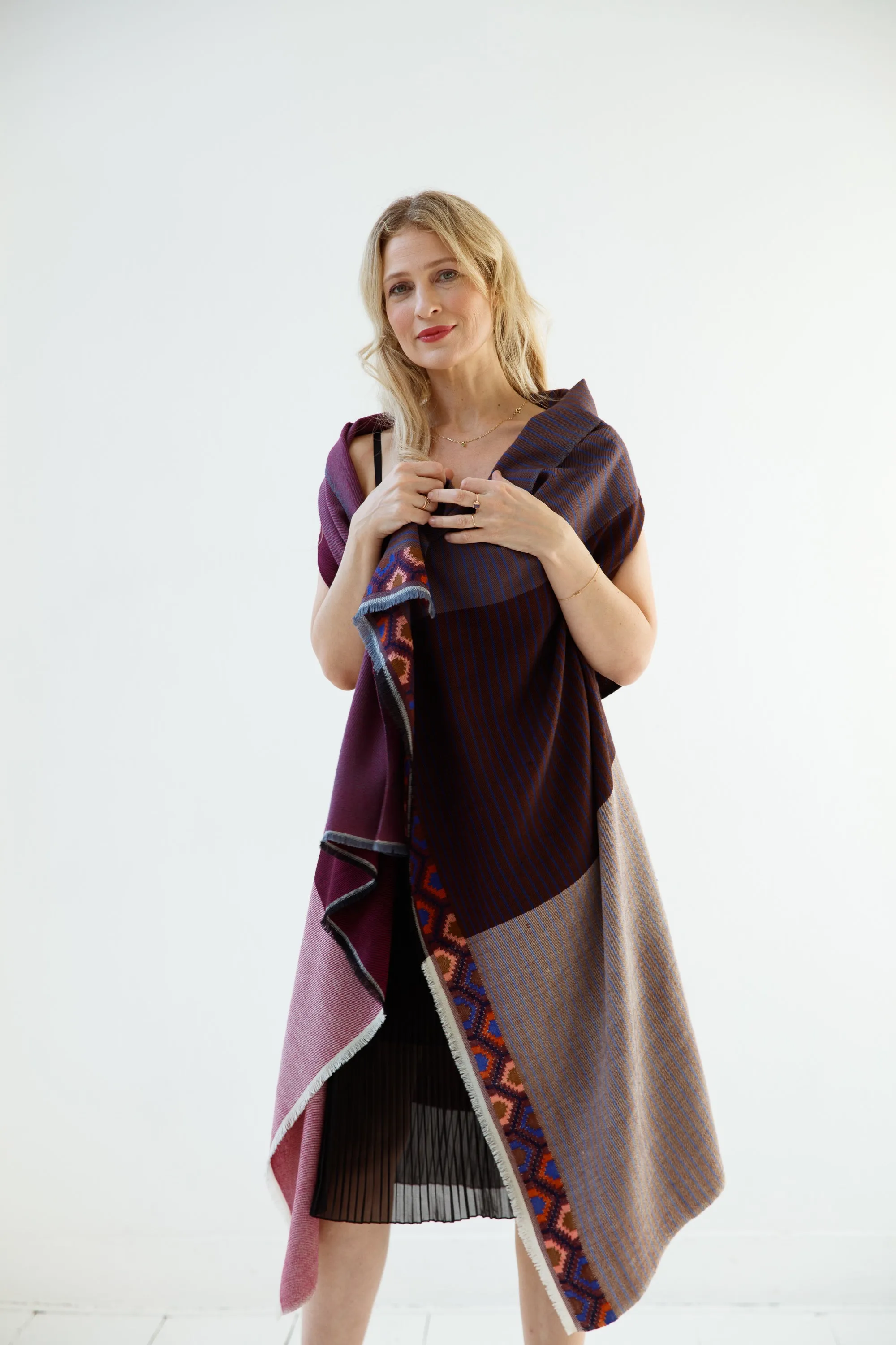 Light Wool Cape Fusion Plum