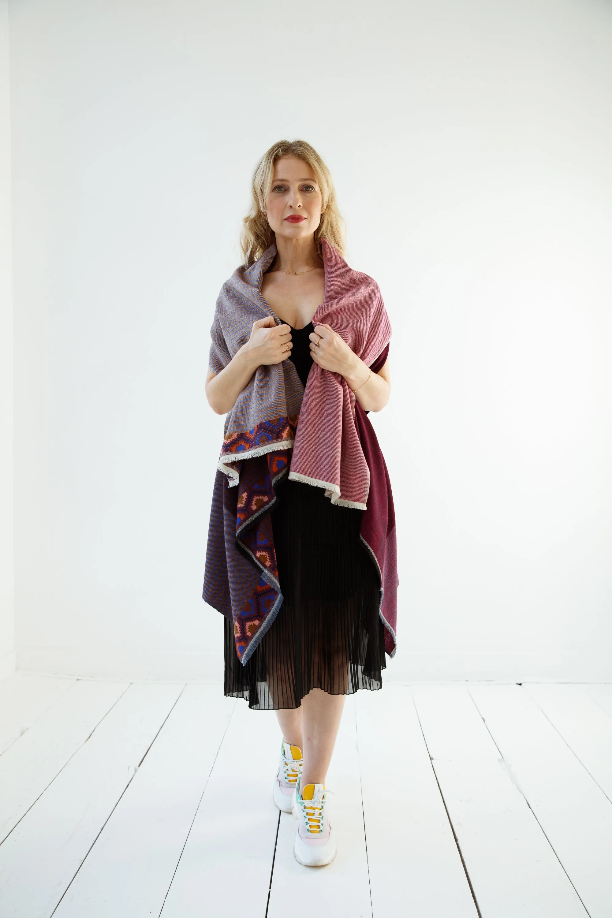 Light Wool Cape Fusion Plum